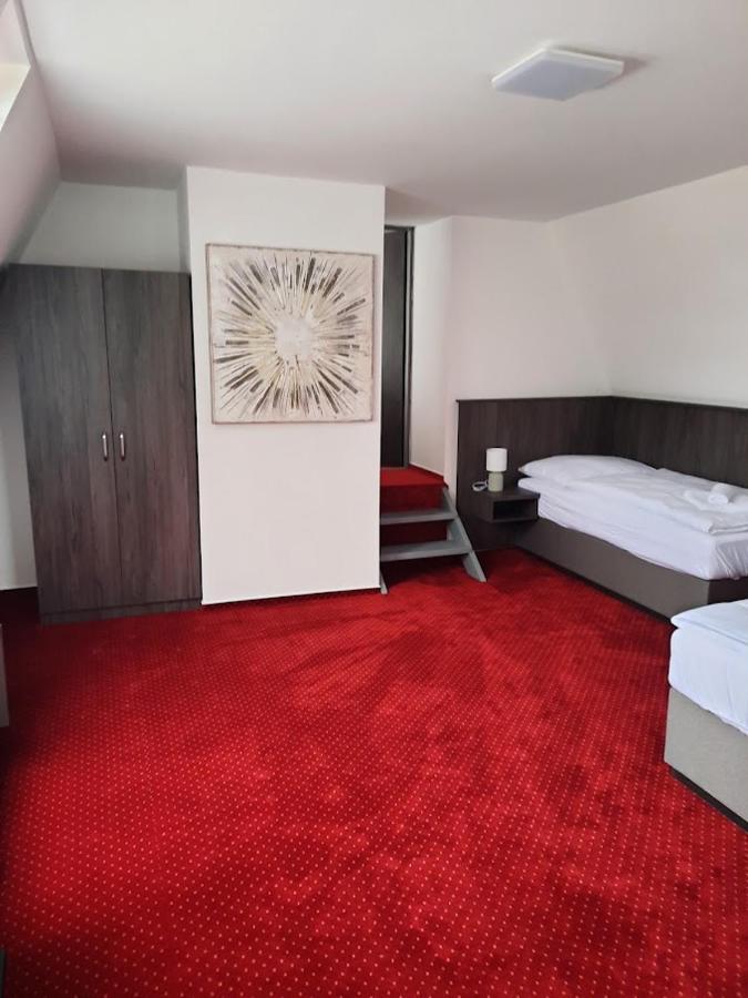 Moravská Třebová Hotel Orka מראה חיצוני תמונה