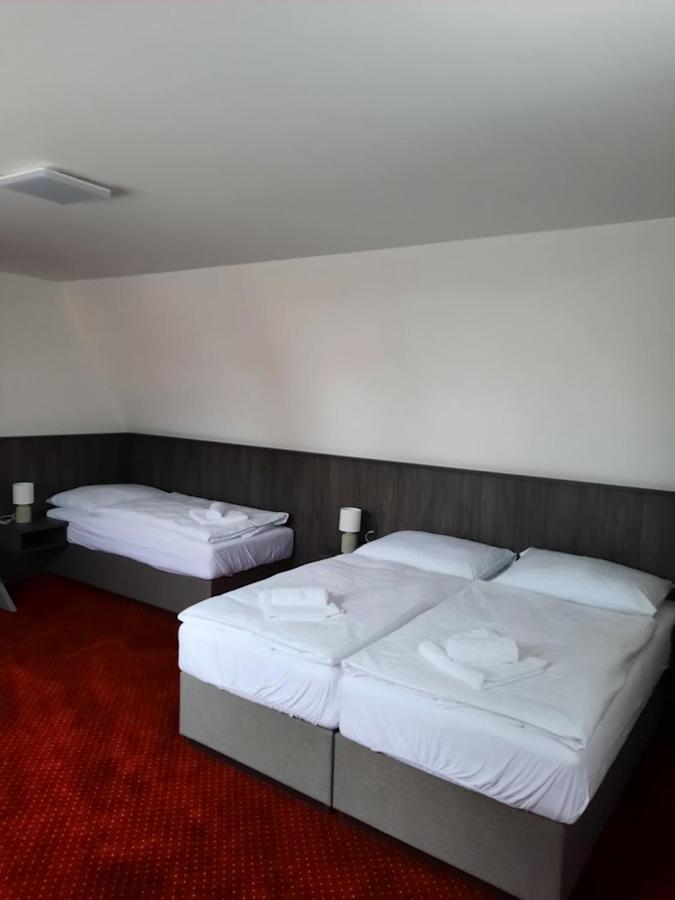 Moravská Třebová Hotel Orka מראה חיצוני תמונה