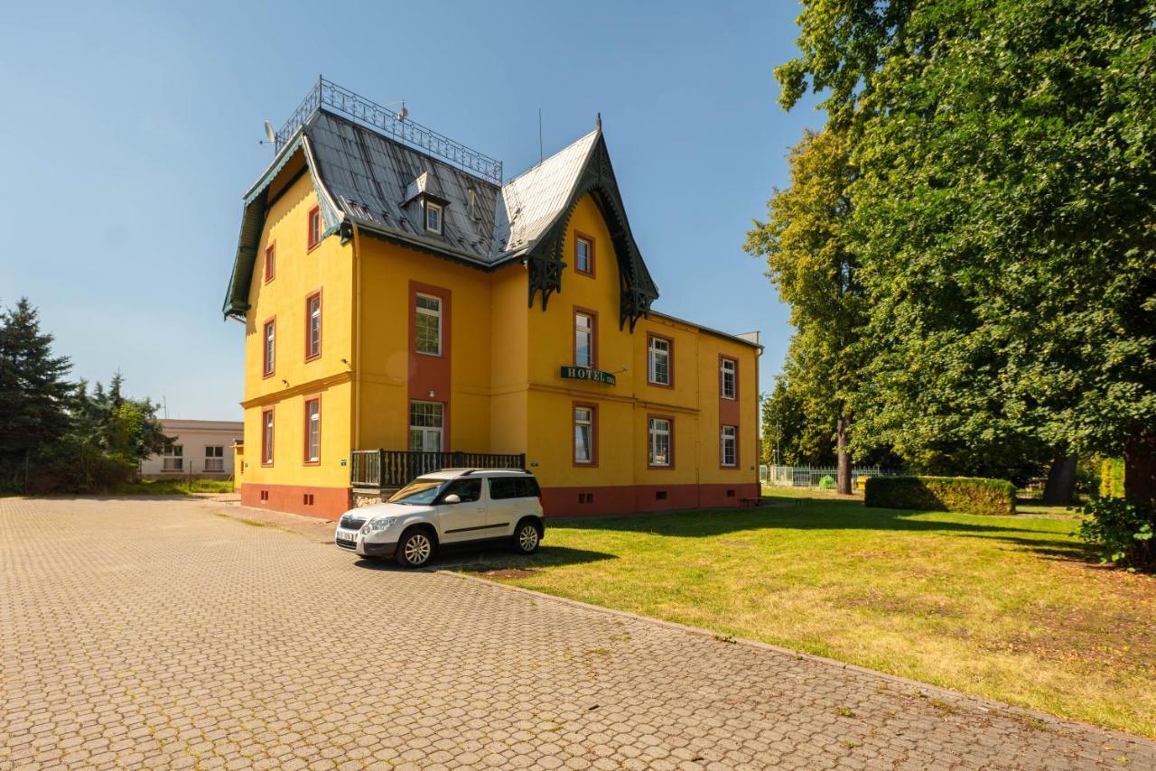 Moravská Třebová Hotel Orka מראה חיצוני תמונה