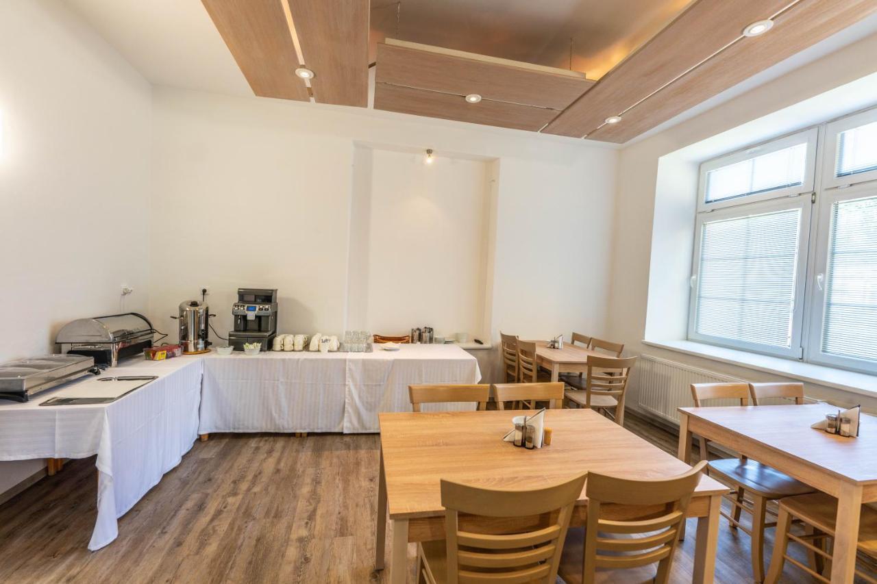 Moravská Třebová Hotel Orka מראה חיצוני תמונה